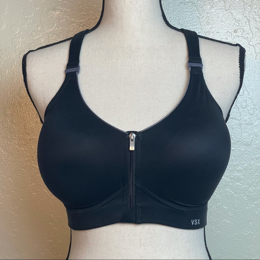 Victoria’s Secret • VSX Sports Bra